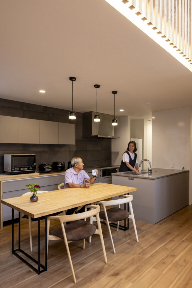 隣棟の二世帯住宅｜孫が集う親世帯。　厚別区の家01 写真6