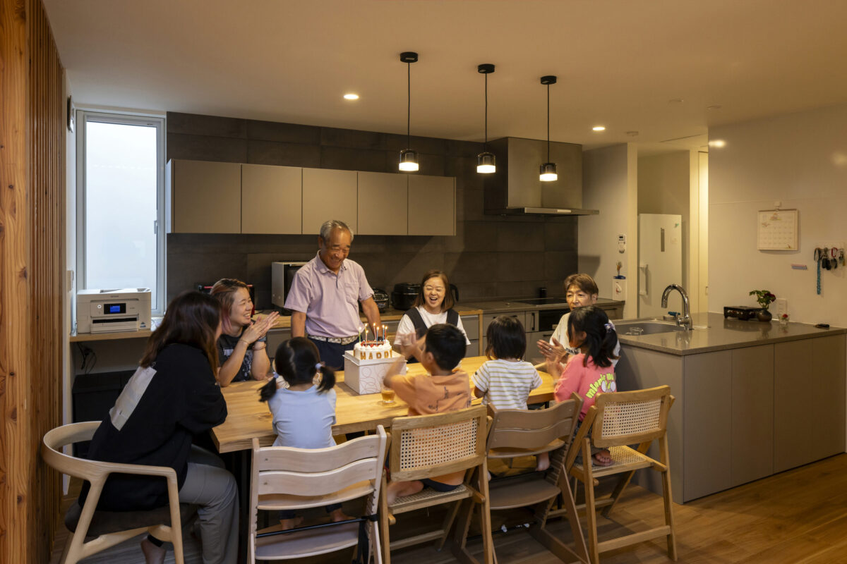 隣棟の二世帯住宅｜孫が集う親世帯。　厚別区の家01 写真14