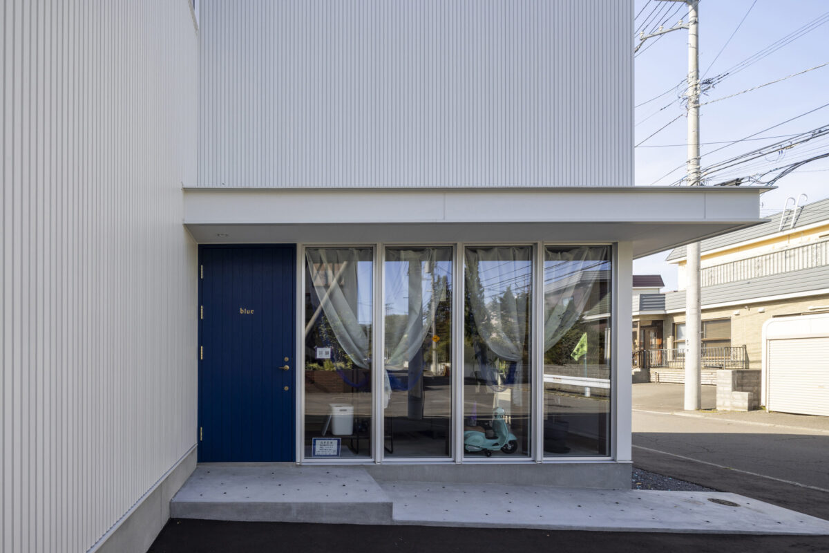 隣棟の二世帯住宅｜美容室併用の子世帯。　厚別区の家02 写真11