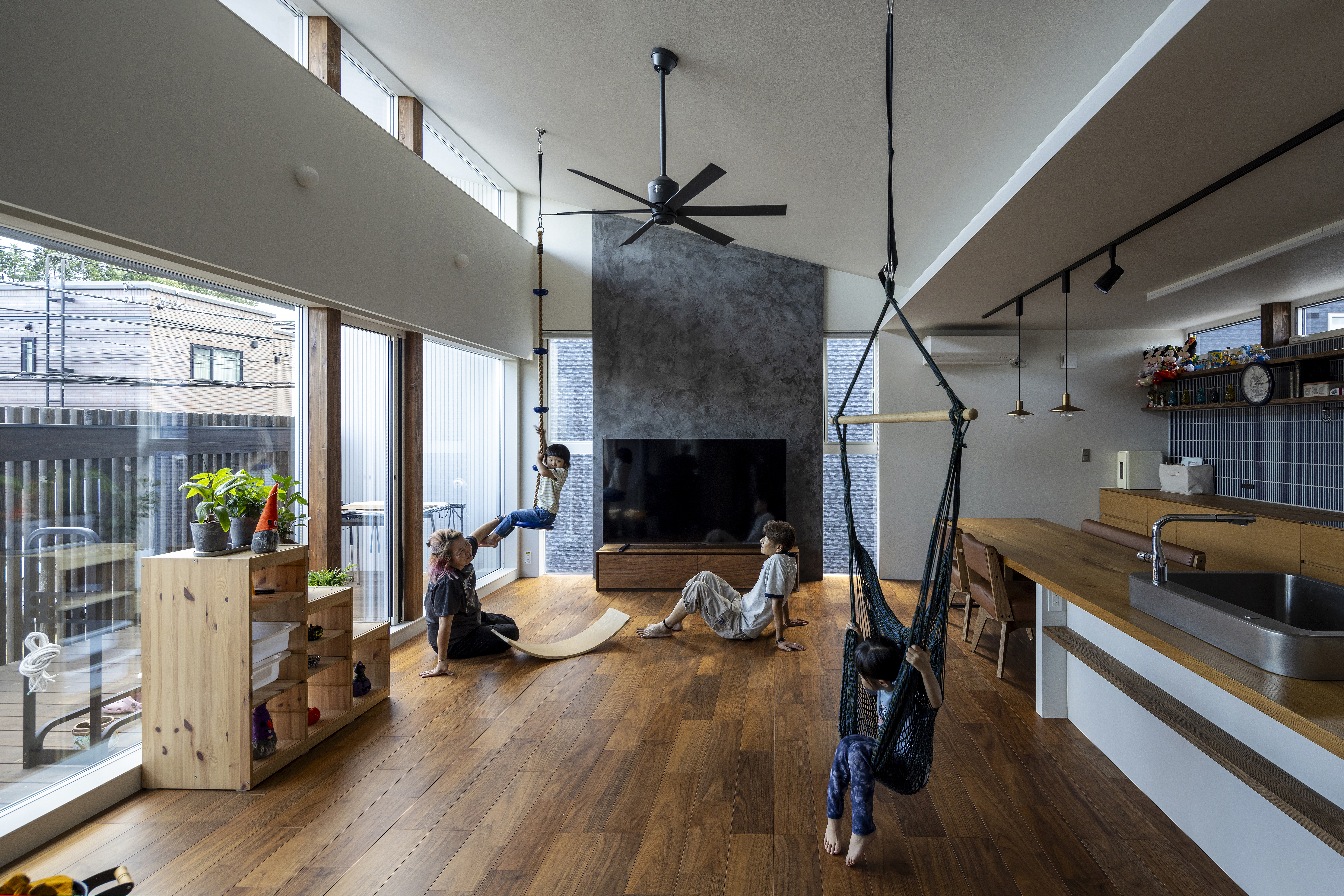 隣棟の二世帯住宅|美容室併用の子世帯。 厚別区の家02 写真1