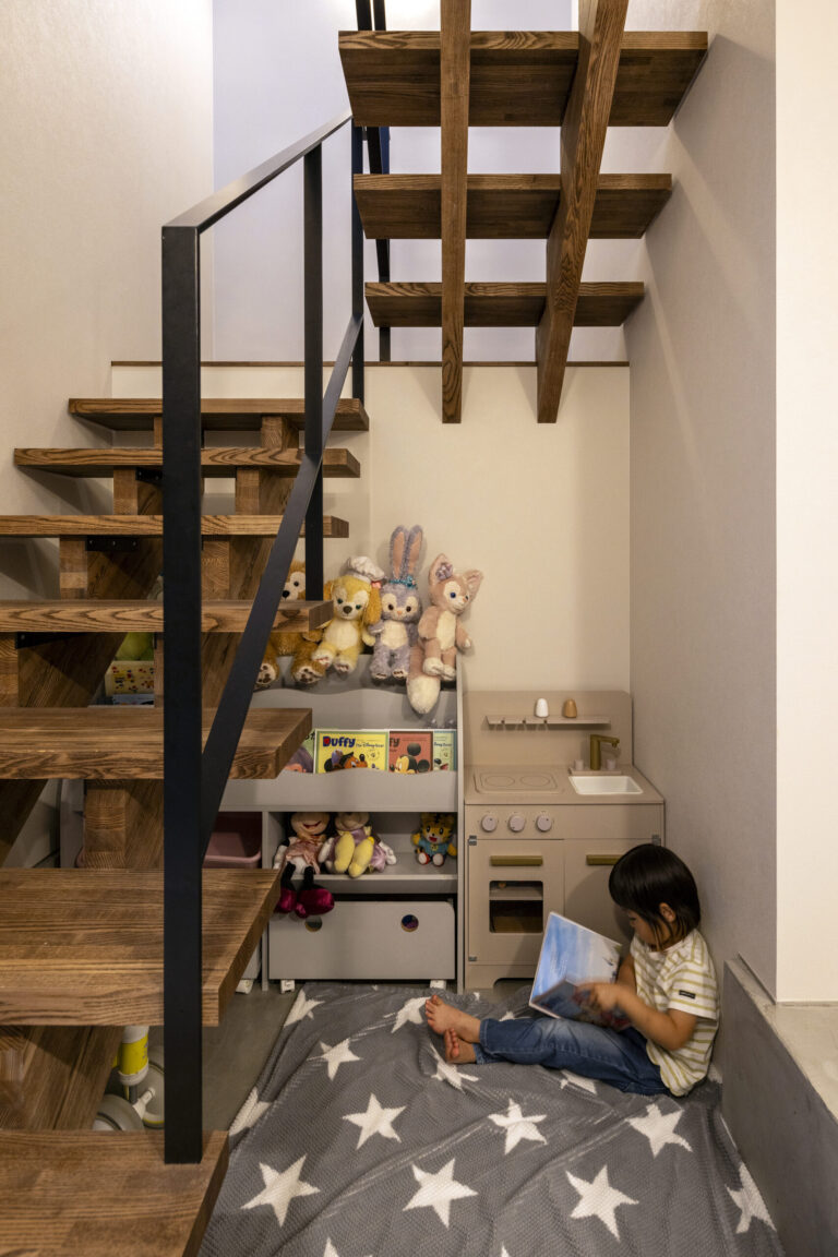 隣棟の二世帯住宅｜美容室併用の子世帯。　厚別区の家02 写真6